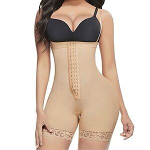 Lover-Beauty
Body Shaper FAJA
Emphasize Your Natural Curve NWT MEDIUM